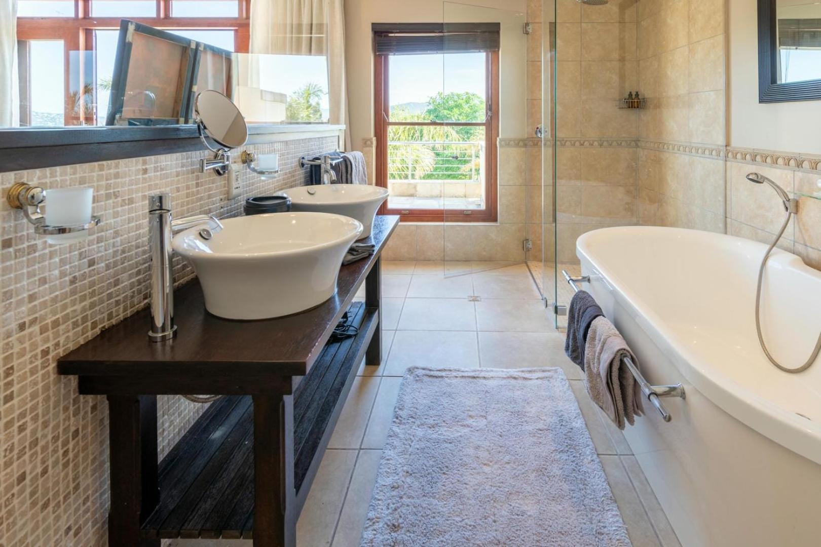 Guest House The Lazy Lion Knysna Ngoại thất bức ảnh